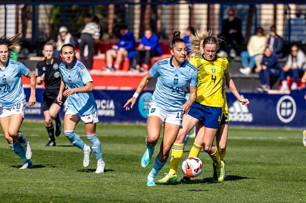 Iceland u19 contra selección femenina de fútbol sub-19 de españa